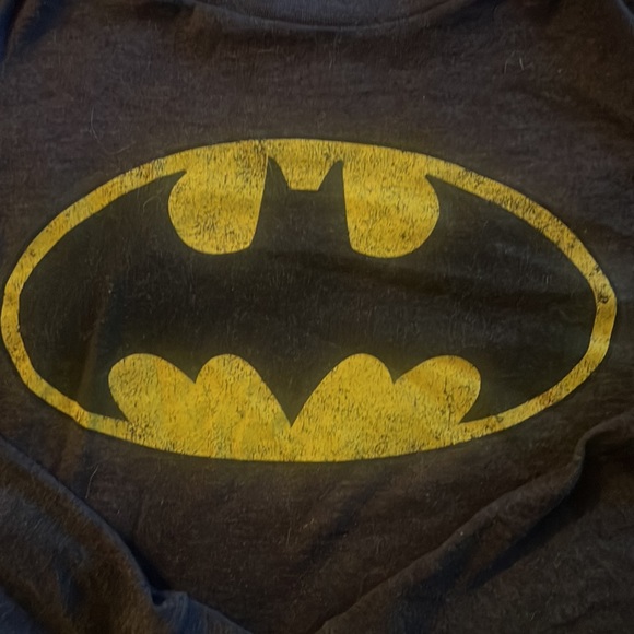 Woman’s classic authentic Batman shirt very comfortable and soft! Size medium - Picture 2 of 3